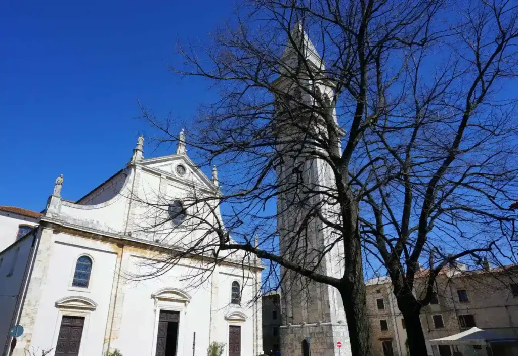 Šaroliki Vodnjan, župna crkva sv.Blaža. Foto ©Z.R.,2022