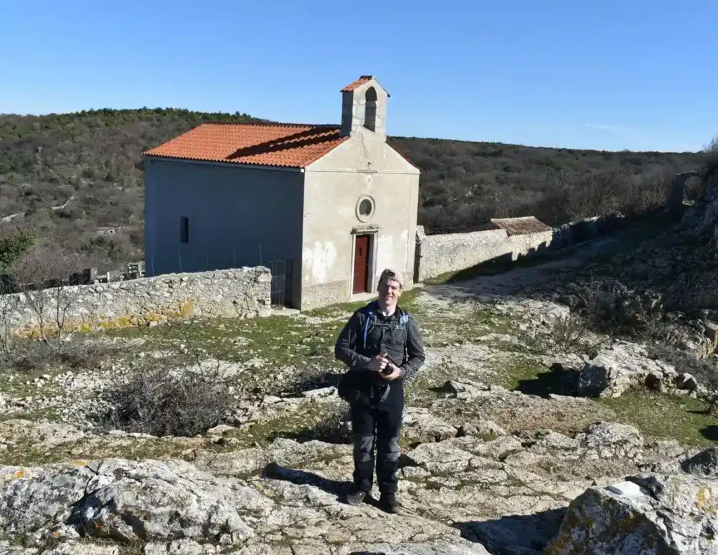 Creskim stazama - Valun - Lubenice, crkvica u Lubenicama. Foto©Z.R., 2024