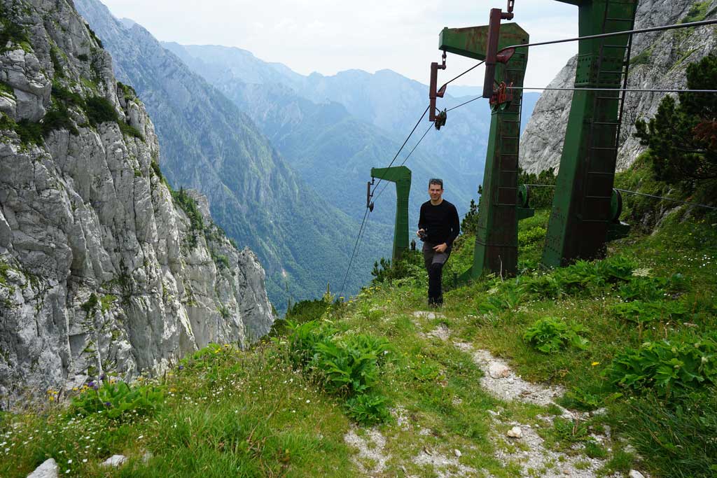 Pogled prema dolini od pl. doma Cojzova Koča