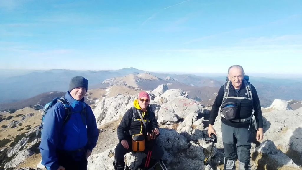 Snježnik, Platak - Snježnik, na vrhu.