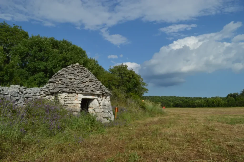 Istra u pet koraka, kažun pored Rovinja. Foto©Z.R.,2012