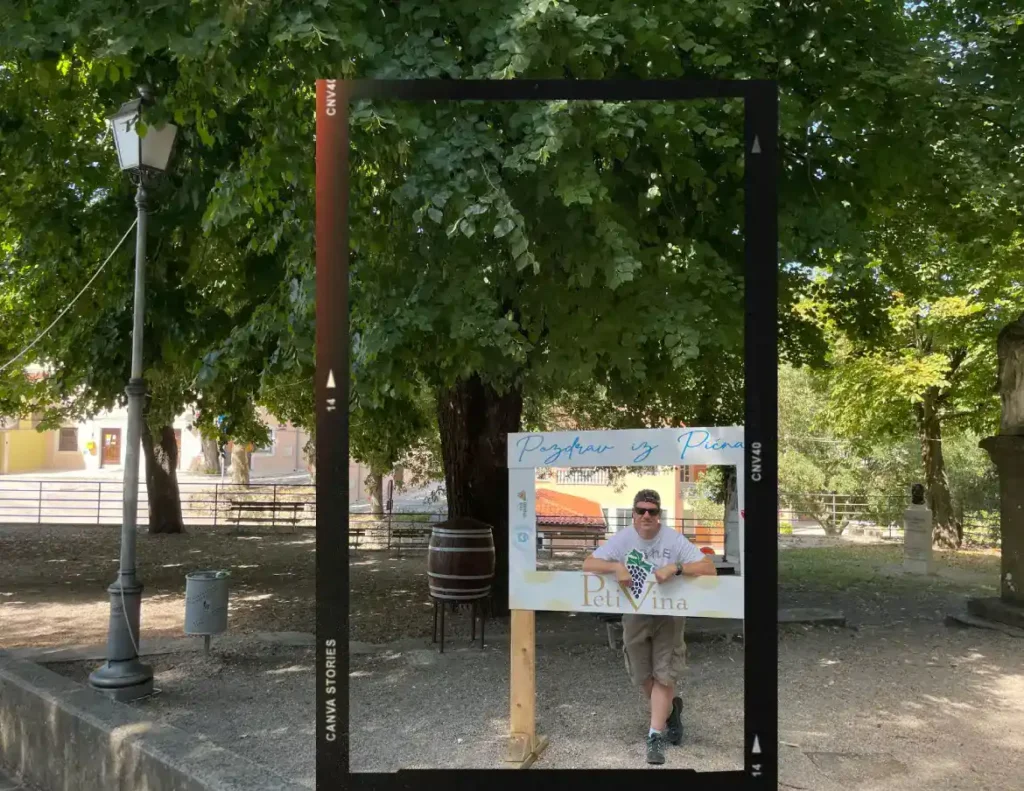 Legendarni Pićan, na ulazu u grad. Foto ©J.J., 2024