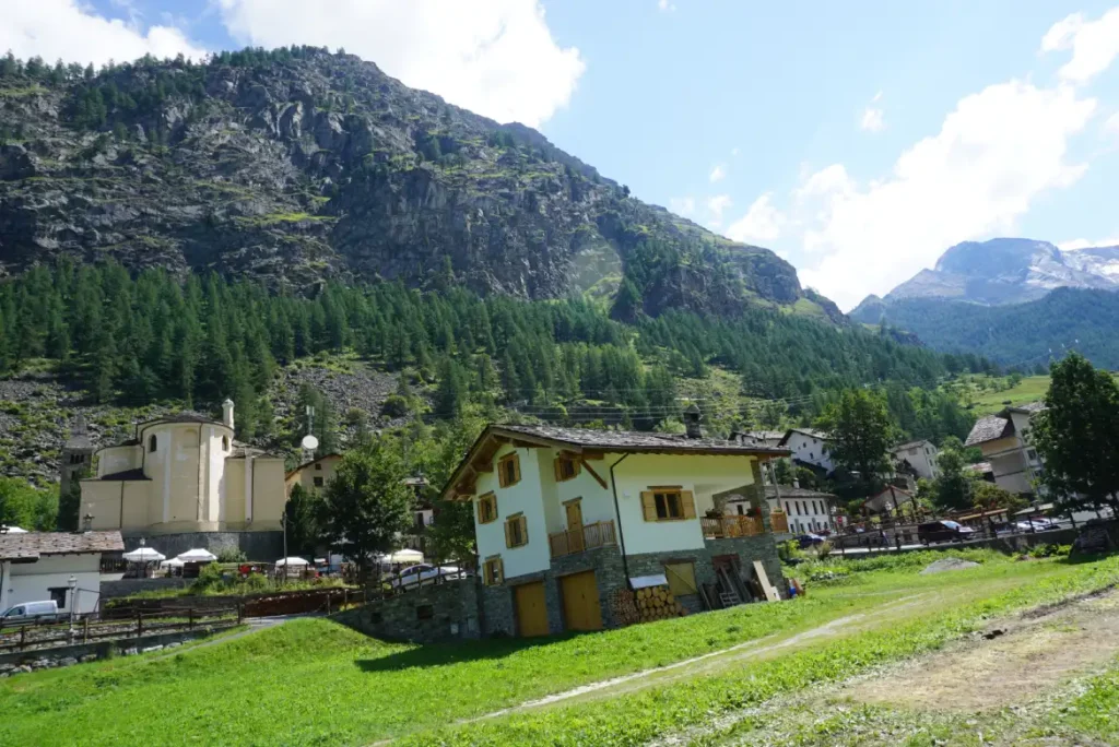 Rajski Gran Paradiso, alspka arhitektura, Valsavarenche. Foto©Z.R.