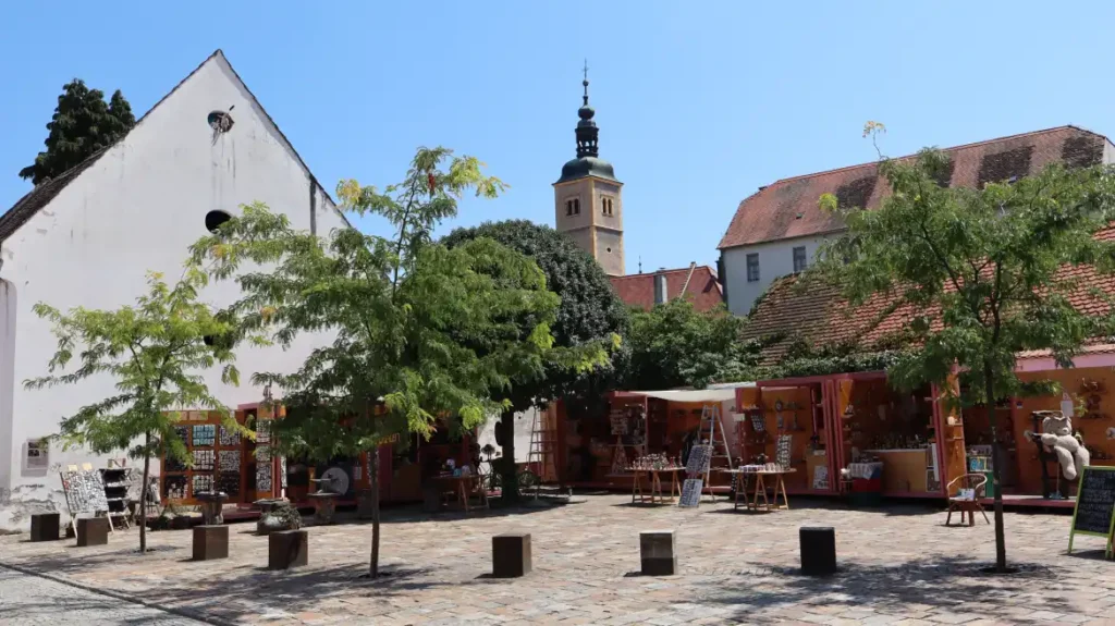 Barokni Varaždin, ulice suvenira i autentičnih loko proizvoda. Foto©Z.R.
