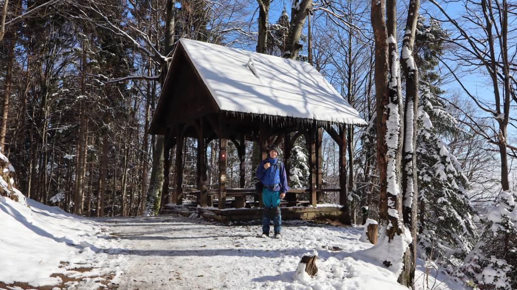 Adolfovac pod snijegom na ruti Gračani - Sljeme.