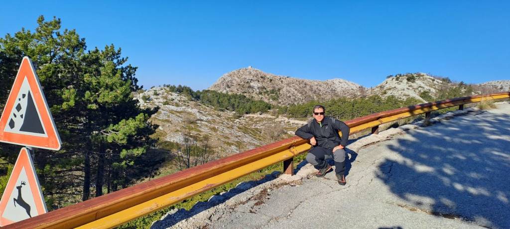 Vikend na Biokovu, Biokovska cesta, prema Vošcu. Foto M.Adem, 2025