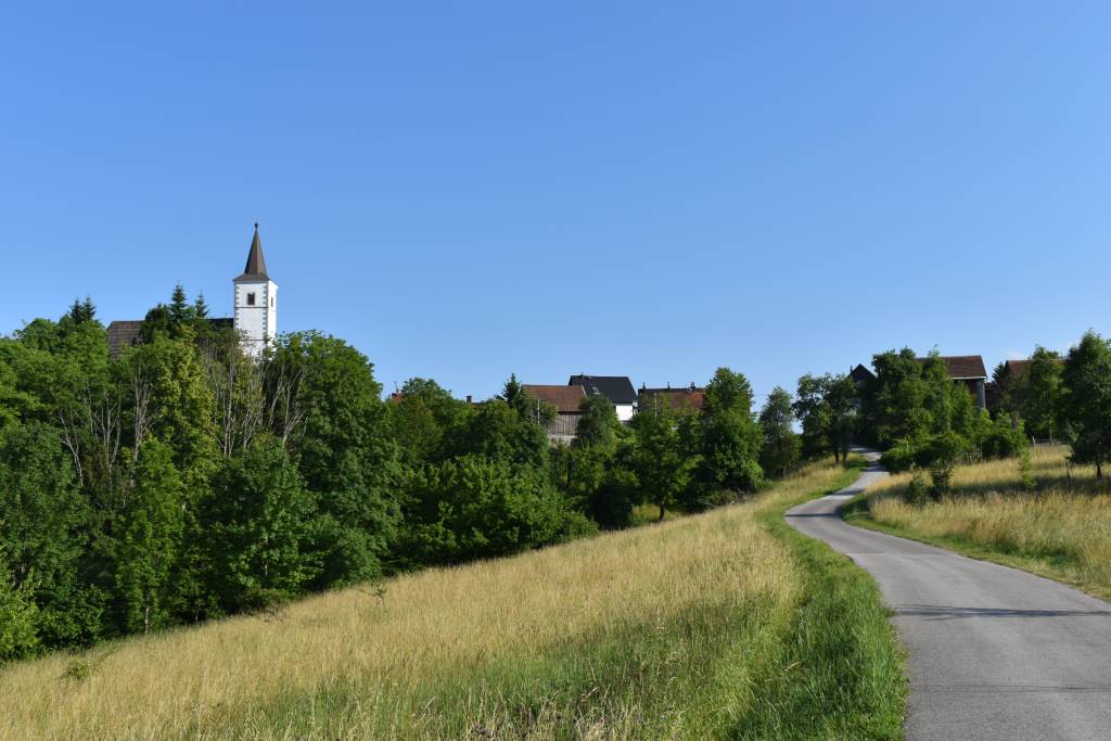Brod Moravice - Špičasti vrh, krajolik i goranska arhitektura. Foto Zdravko Rajko, 2025