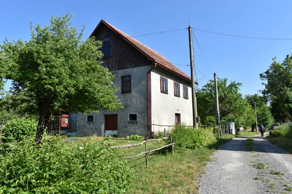Brod Moravice - Špičasti vrh, krajolik i goranska arhitektura. Foto Zdravko Rajko, 2025