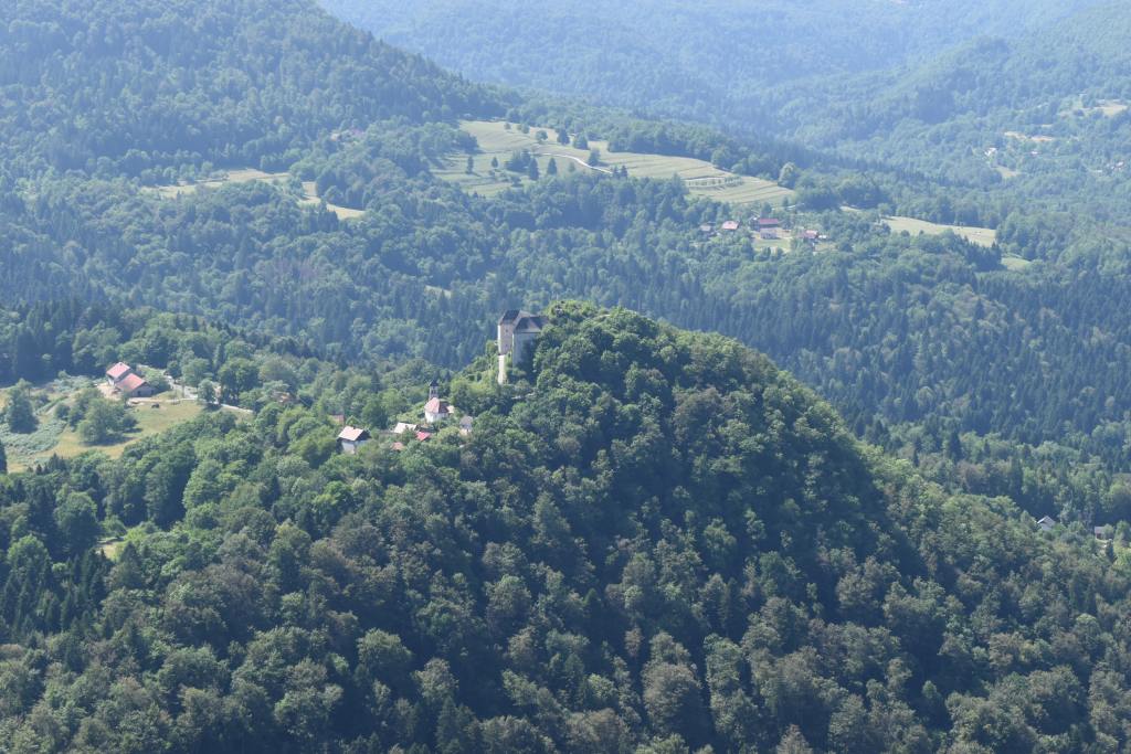 Brod Moravice - Špičasti vrh, vidikovac Kavranca, Stenica. Foto Zdravko Rajko