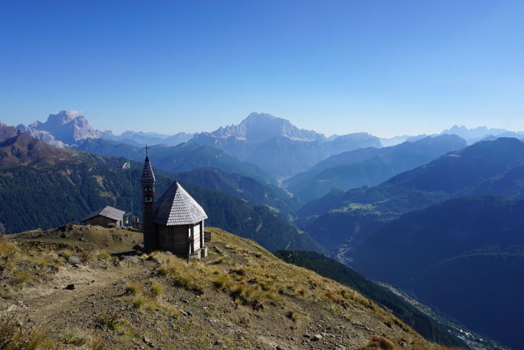 Col di Lana, Dolomiti, iznad crkvice.