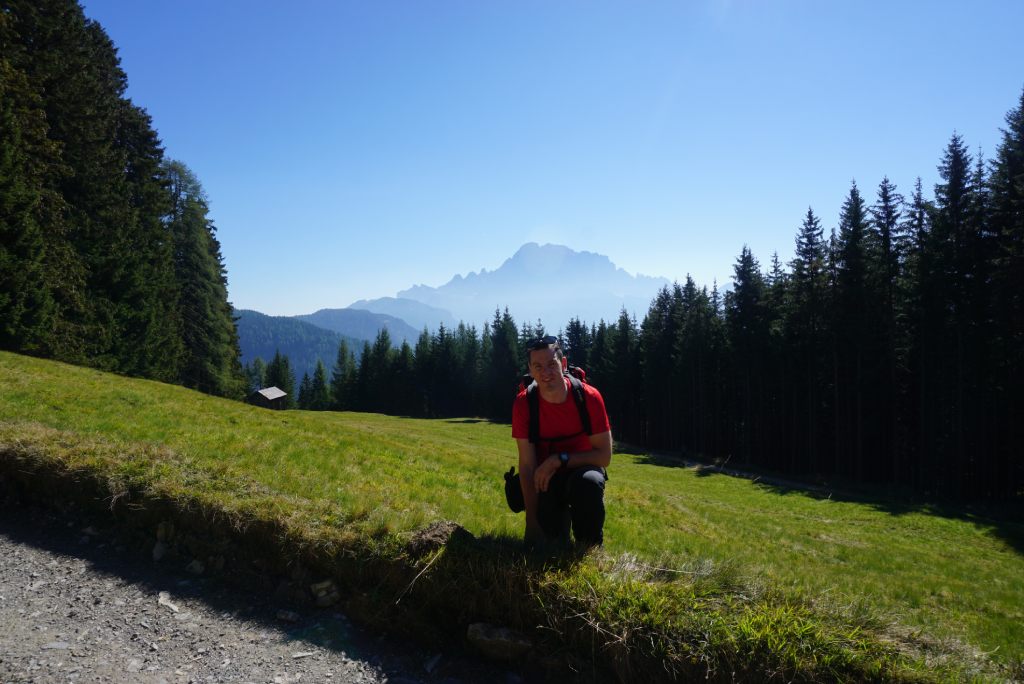 Col di Lana, Dolomiti, planinarenje tišinom, u zavjetrini planina.
