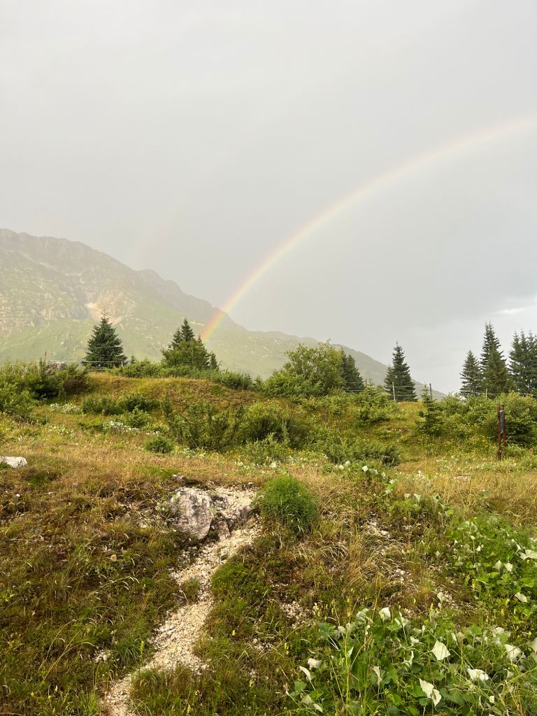 Cima di Terrarossa, duga nakon kiše.