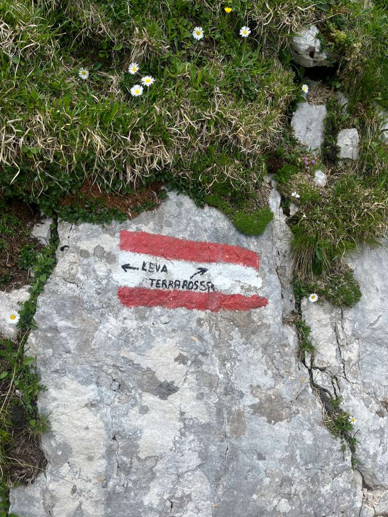 Cima di Terrarossa, markacija.