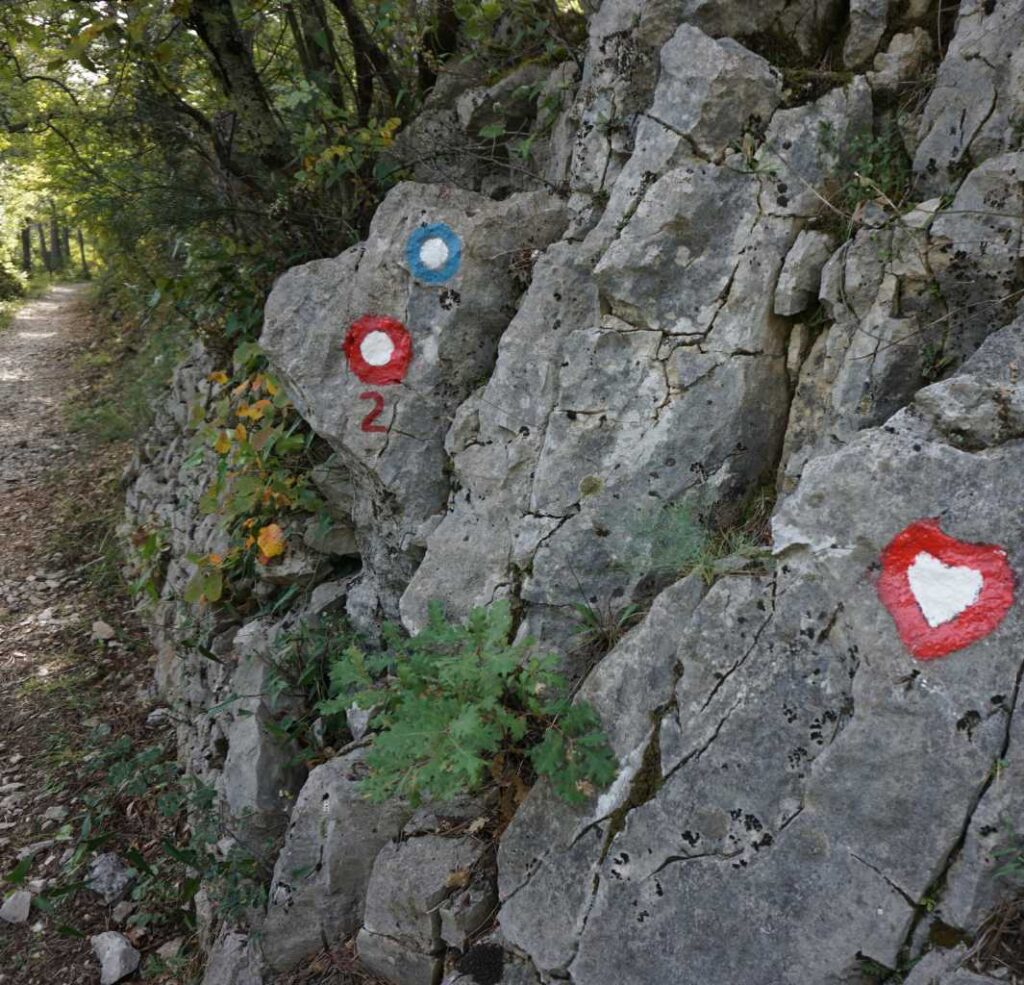 Ljubavna cestica, Crikvenica, detalji u obliku srca