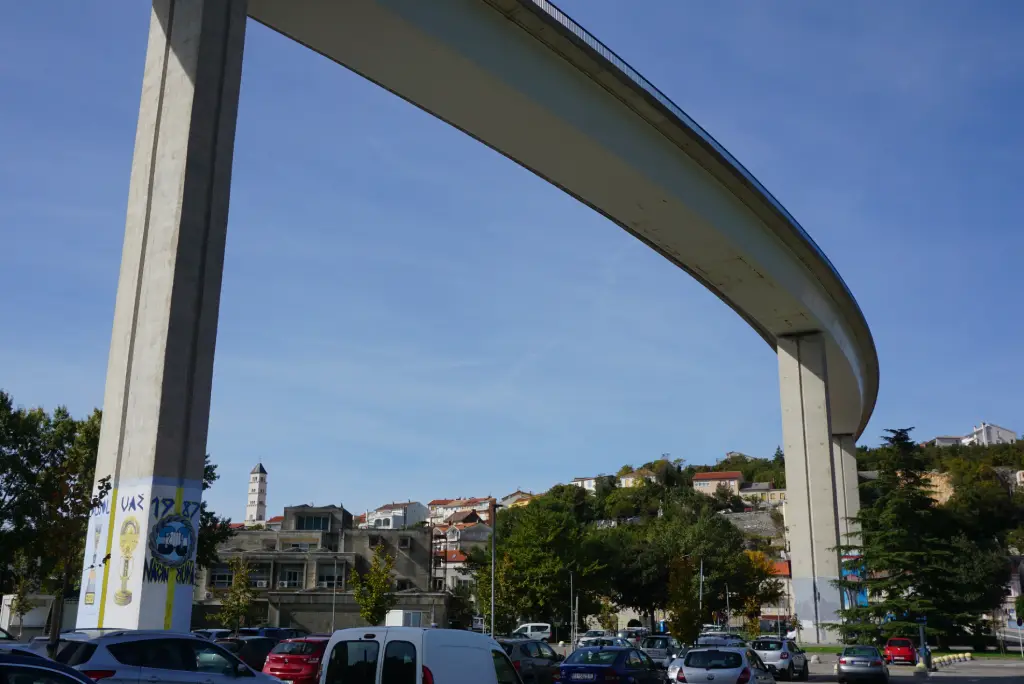 Ljubavna cestica, parking Crikvenica