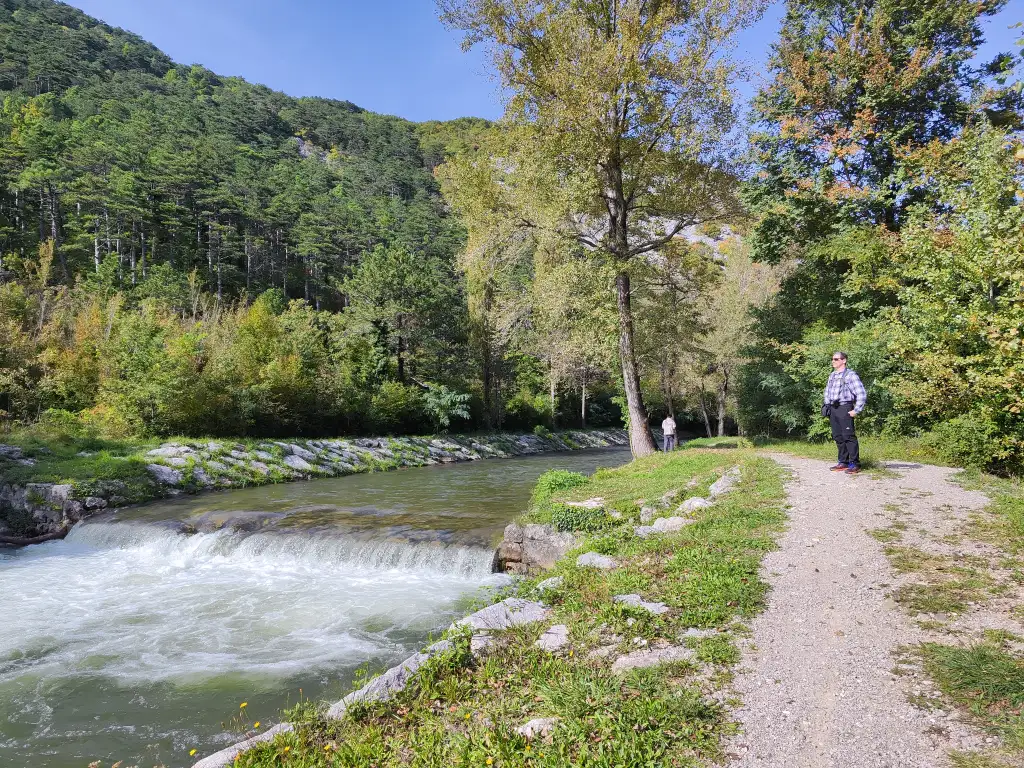 Ljubavna cestica, šetnica uz Dubračinu