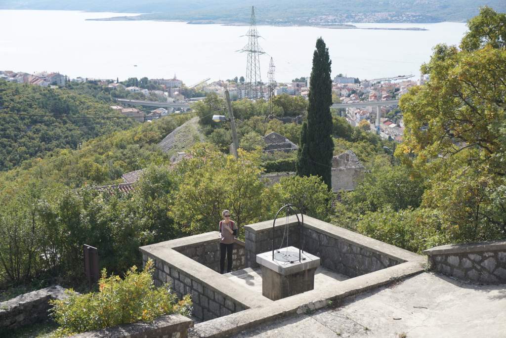 Selo Kotor, Šterna i vidik prema Crikvenici
